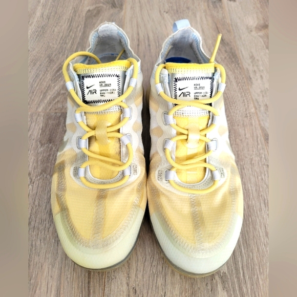 Wmns Air VaporMax 2019 Premium 'Celery' Running Shoe Size 8 - Picture 5 of 6